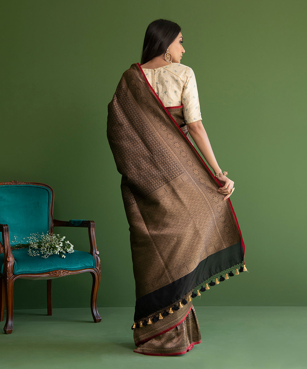 Black_Handloom_Pure_Katan_Silk_Banarasi_Saree_with_Antique_Zari_All_Over_Square_Motifs_WeaverStory_03