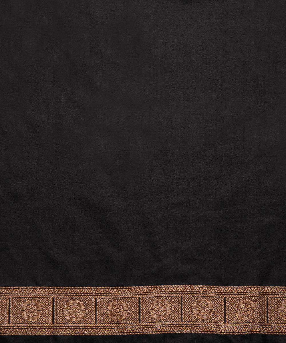 Black_Handloom_Pure_Katan_Silk_Banarasi_Saree_with_Antique_Zari_All_Over_Square_Motifs_WeaverStory_05