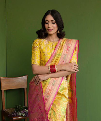 Handloom_Yellow_Pure_Katan_Silk_Banarasi_Patola_Saree_With_Pink_Border_WeaverStory_01