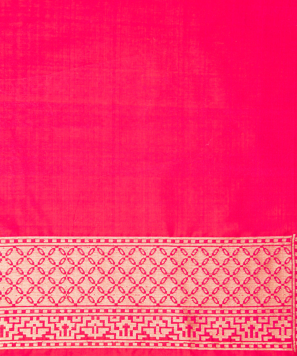 Red_Handloom_Pure_Katan_Silk_Banarasi_Patola_Saree_With_Pink_Border_WeaverStory_05