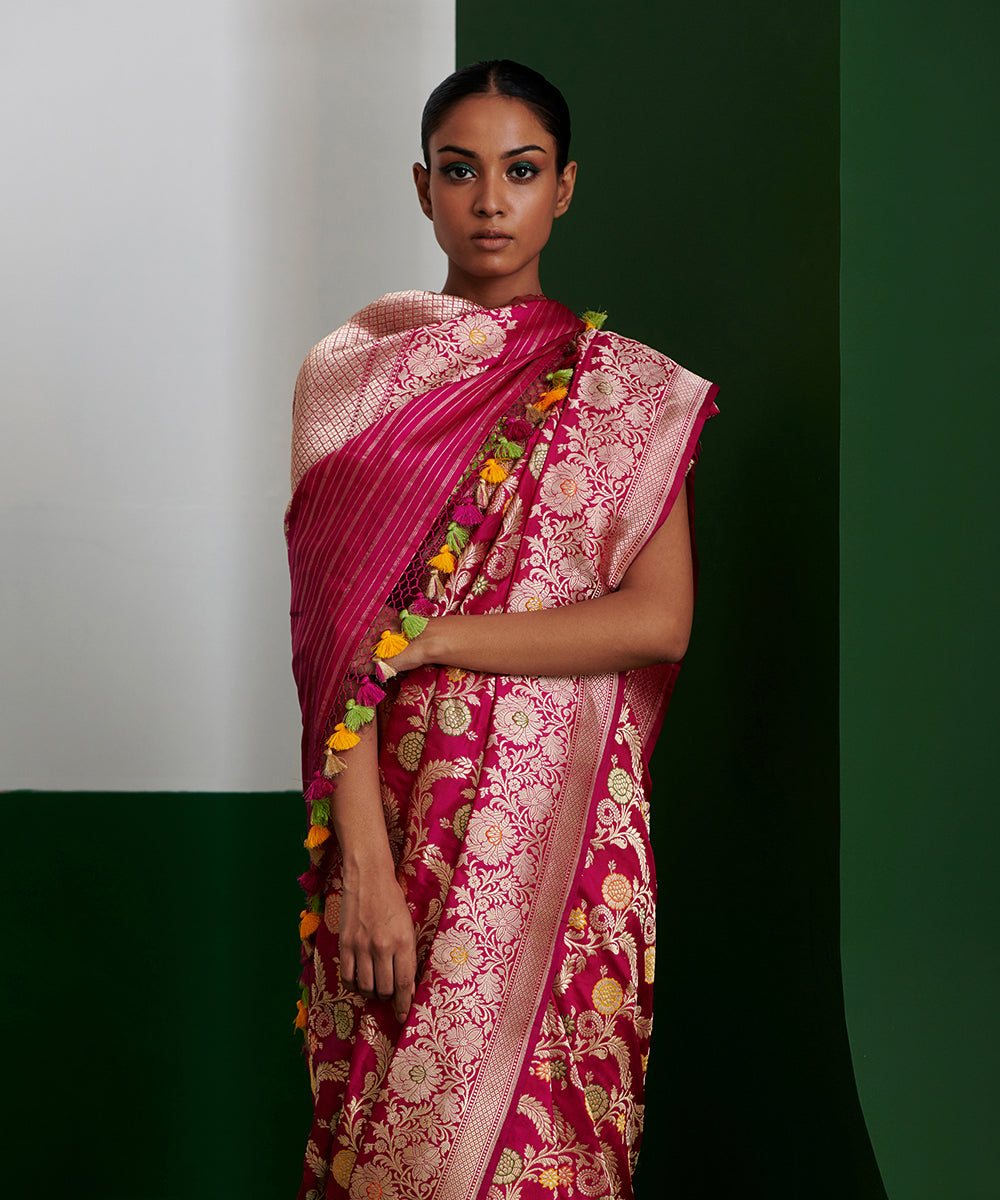 Magenta_Handloom_Pure_Katan_Silk_Banarasi_Jangla_Saree_With_Sona_Rupa_Jaal_And_Meenakari_WeaverStory_01