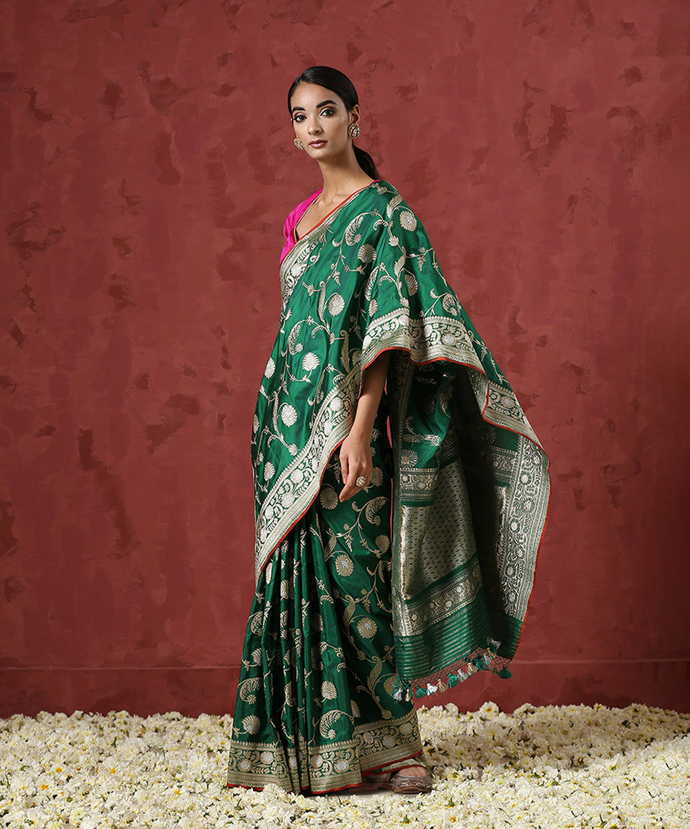 Emerald_Green_Handloom_Pure_Katan_Silk_Banarasi_Saree_with_Sona_Rupa_Jaal_WeaverStory_02