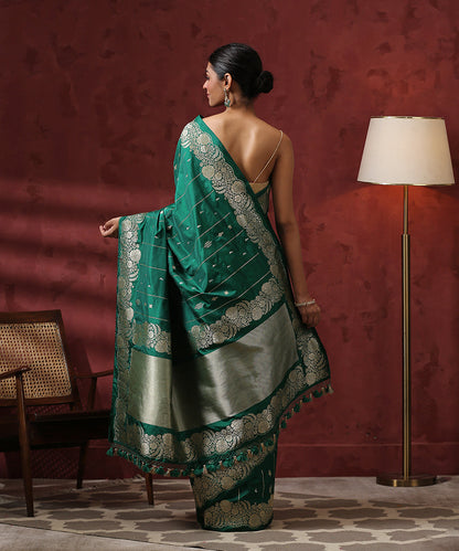 Handloom_Green_Pure_Katan_Silk_Striped_Banarasi_Saree_WeaverStory_03