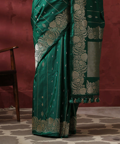 Handloom_Green_Pure_Katan_Silk_Striped_Banarasi_Saree_WeaverStory_04