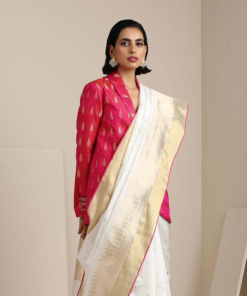 Handloom_Offwhite_Chanderi_Silk_Saree_With_Zari_Border_And_Zari_Booti_WeaverStory_01