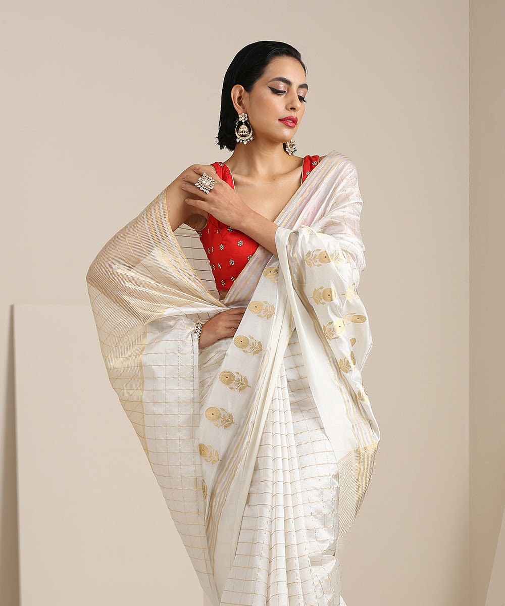 Handloom_White_Chanderi_Silk_Saree_With_Zari_Checks_And_Floral_Motifs_WeaverStory_01