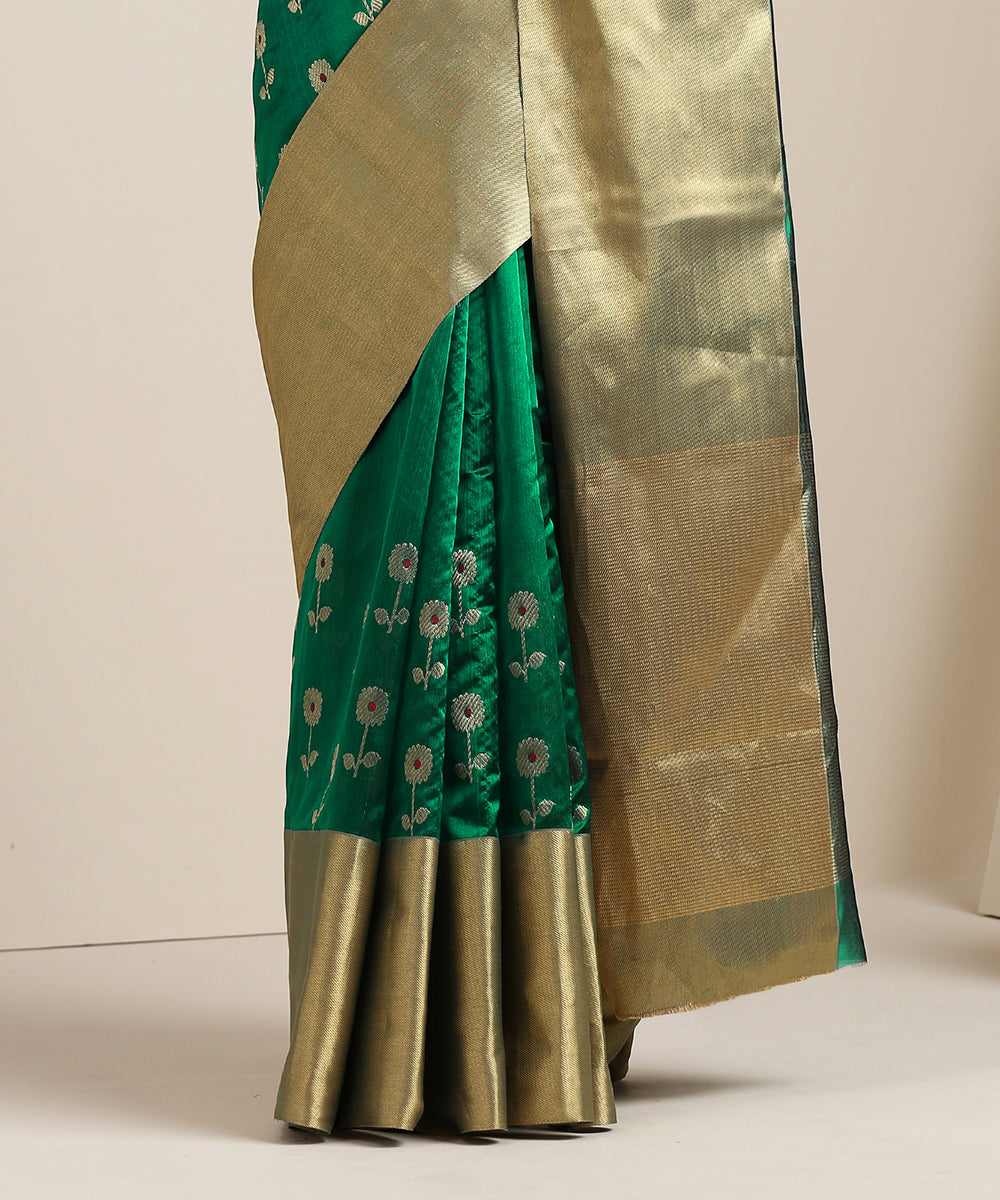 Green_Handloom_Chanderi_Silk_Saree_With_Broad_Zari_Border_And_Floral_Boota_WeaverStory_04