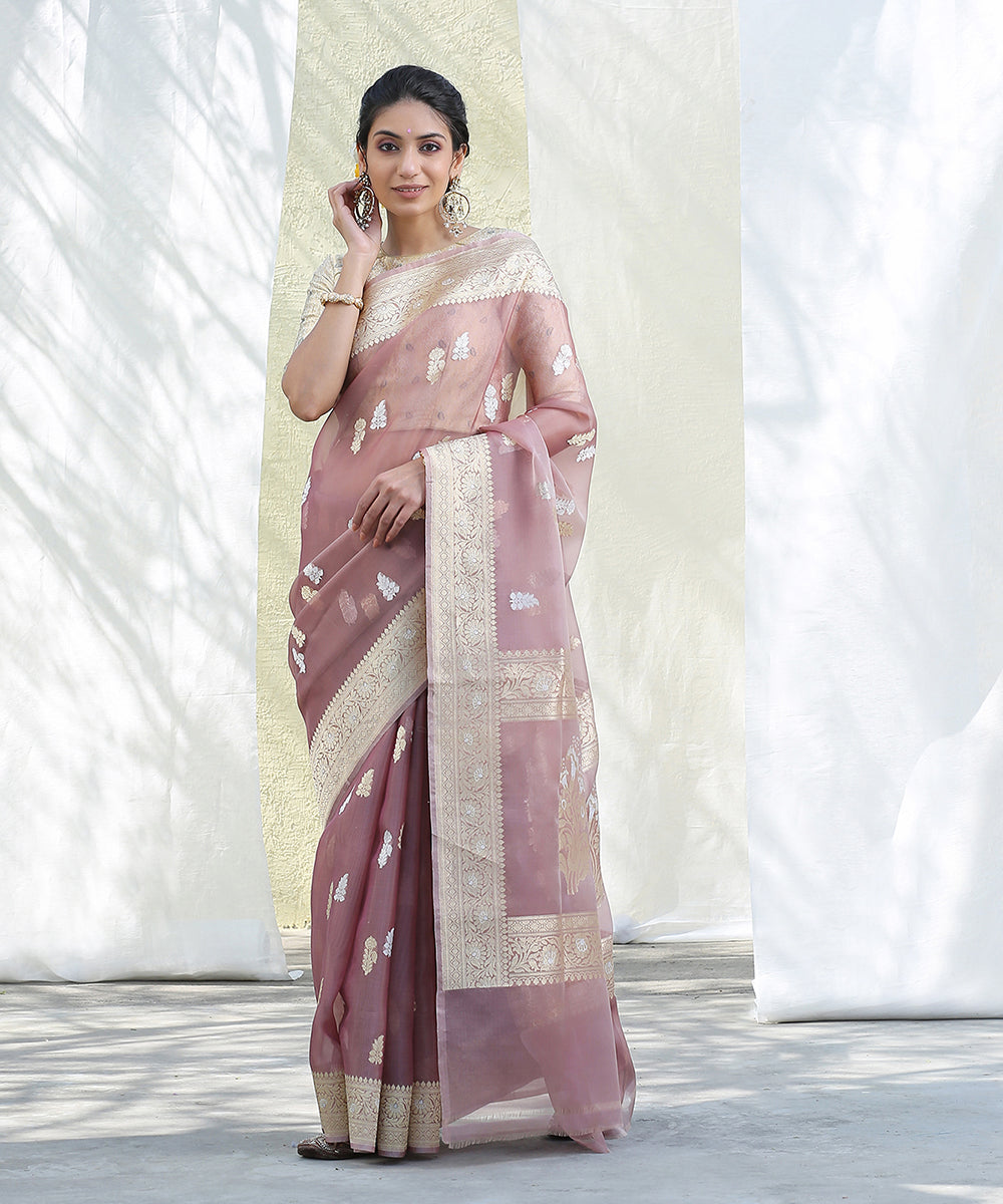 Handloom_Old_Rose_Kora_Silk_Banarasi_Saree_With_Gold_And_Silver_Zari_Booti_WeaverStory_02