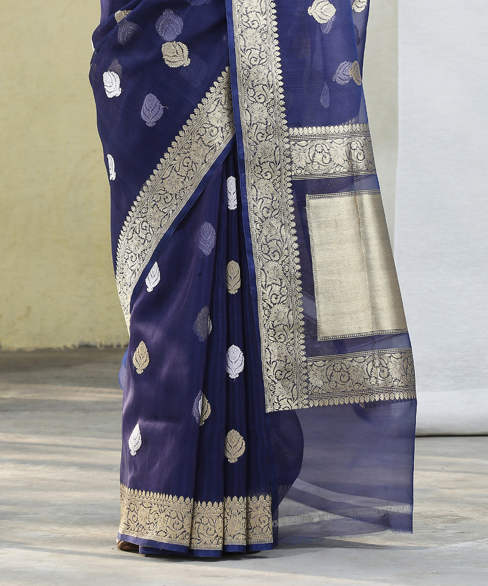 Handloom_Blue_Kora_Silk_Banarasi_Saree_With_Gold_And_Silver_Zari_Booti_WeaverStory_04