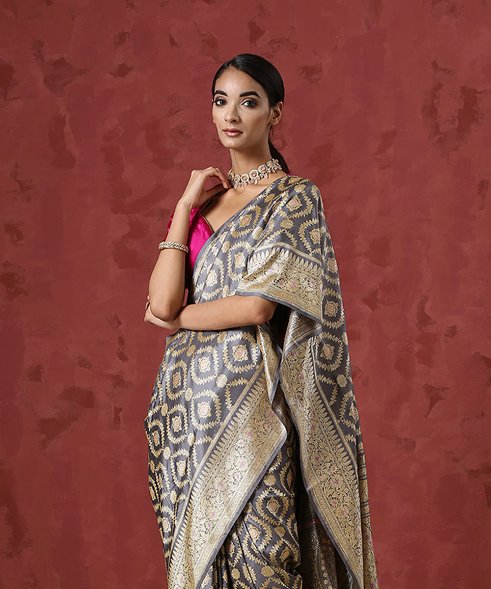 Handloom_Grey_Pure_Katan_Silk_Banarasi_Saree_With_Pink_Meenakari_WeaverStory_01