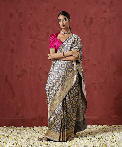 Handloom_Grey_Pure_Katan_Silk_Banarasi_Saree_With_Pink_Meenakari_WeaverStory_02