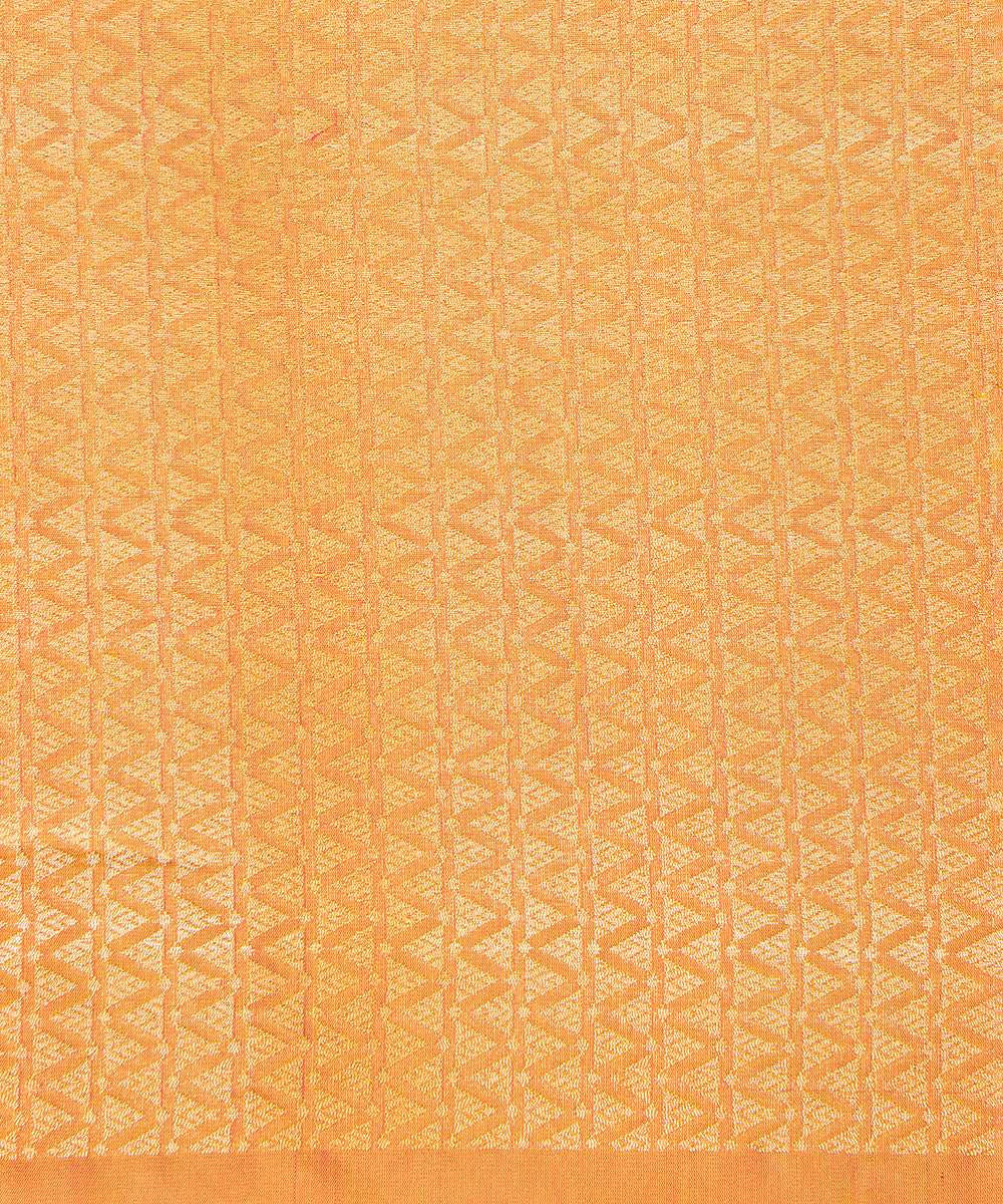 Handloom_Orange_And_Gold_Dual_Tone_Plain_Pure_Katan_Silk_Banarasi_Saree_With_Konia_WeaverStory_05