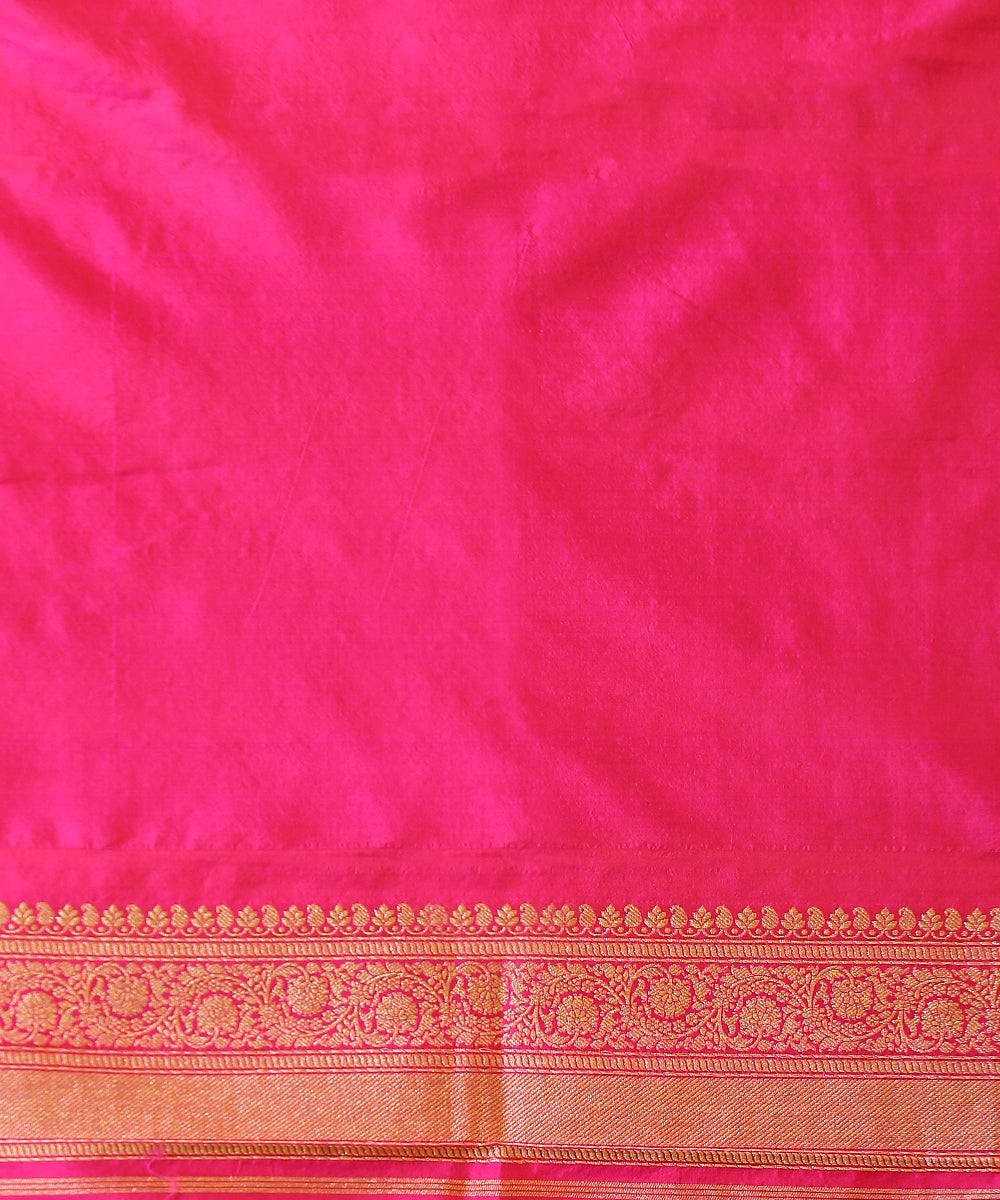 Handloom_Rani_Pink_Pure_Katan_Silk_Banarasi_Saree_With_Floral_Cutwork_Booti_WeaverStory_05