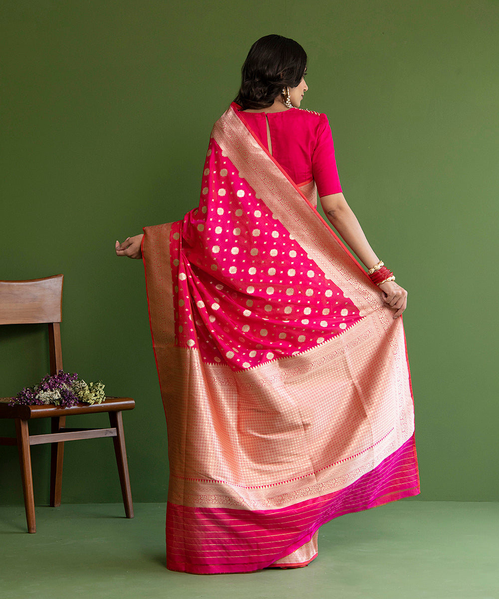 Handloom_Hot_Pink_Pure_Katan_Silk_Banarasi_Saree_With_Small_Mughal_Motif_WeaverStory_03