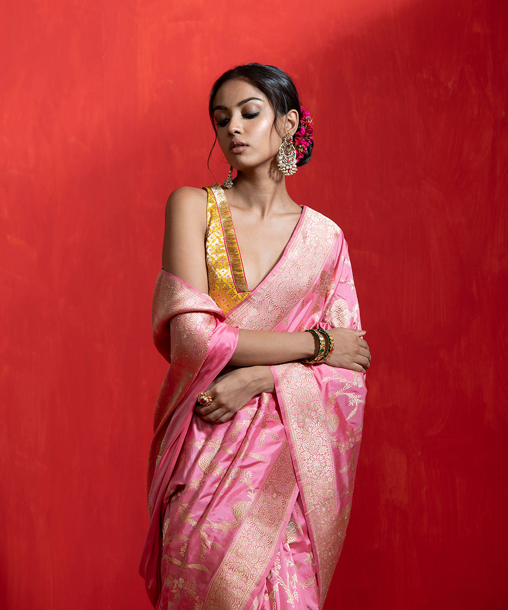 Handloom_Light_Pink_Pure_Katan_Silk_Banarasi_Saree_With_Sona_Rupa_Kadhwa_Jaal_WeaverStory_01
