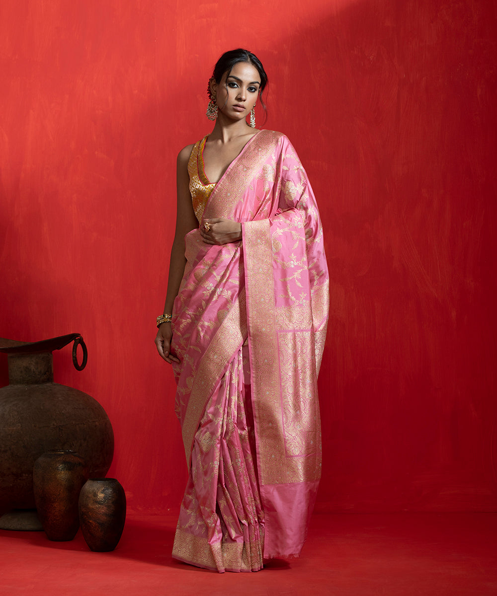 Handloom_Light_Pink_Pure_Katan_Silk_Banarasi_Saree_With_Sona_Rupa_Kadhwa_Jaal_WeaverStory_02