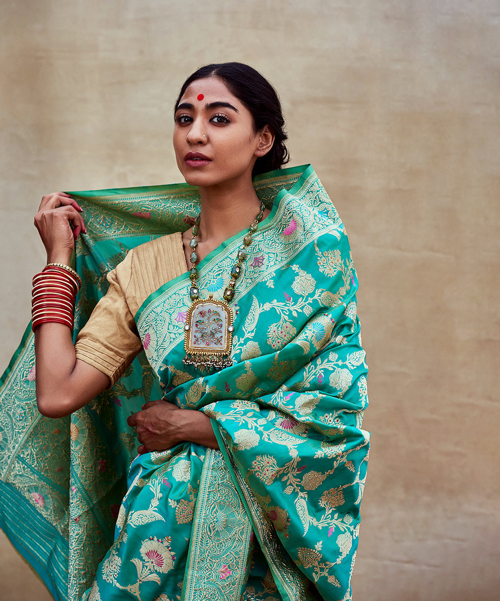 Aqua_Green_Handloom_Pure_Katan_Silk_Banarasi_Saree_with_Intricate_Jaal_WeaverStory_01