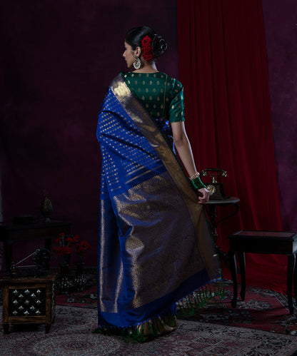 Handloom_Royal_Blue_Pure_Zari_and_Pure_Silk_Kanjivaram_Saree_WeaverStory_03