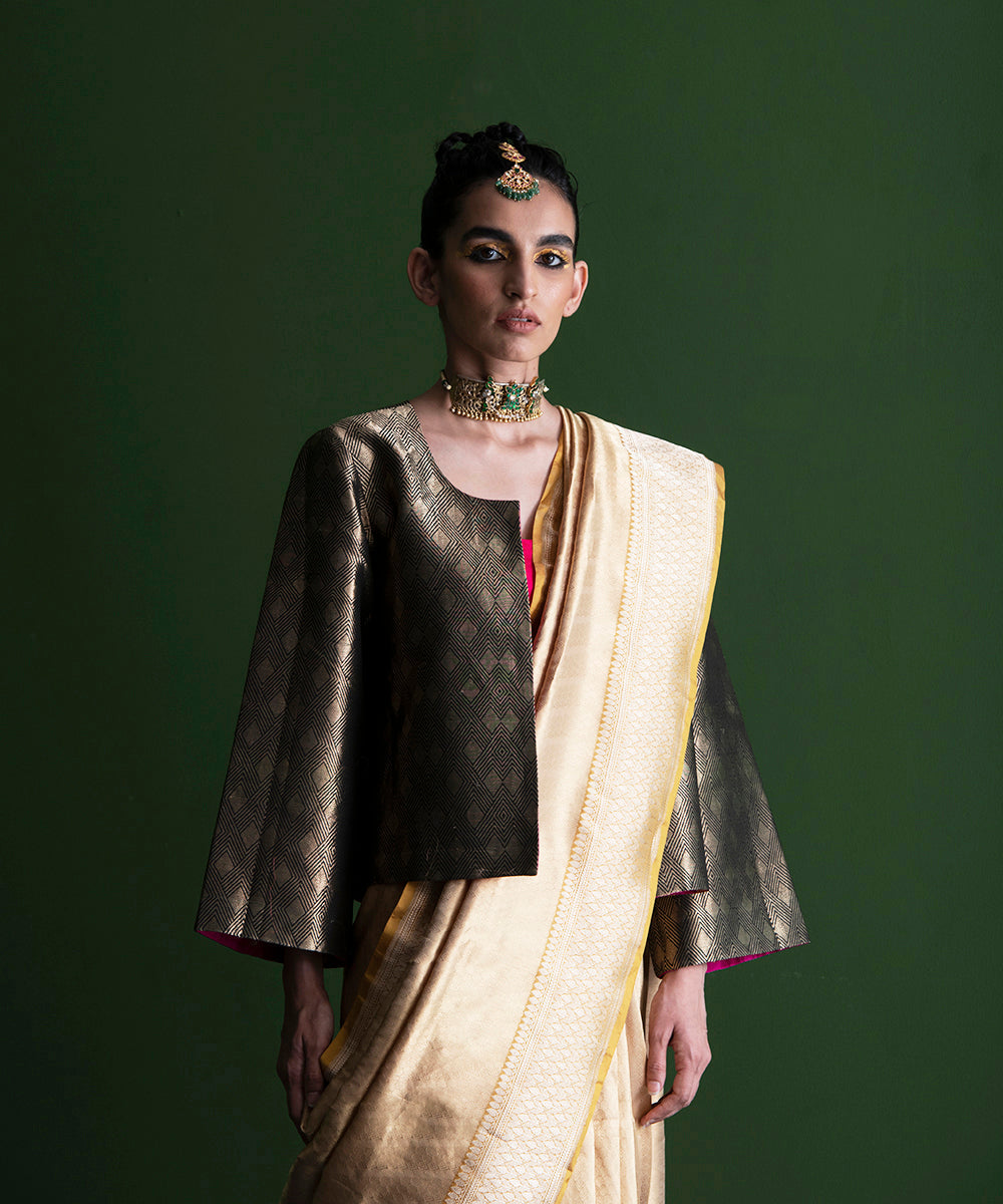 Gold_Handloom_Pure_Katan_Silk_Kimkhab_Banarasi_Saree_With_Mustard_Kadhiyal_Border_WeaverStory_01