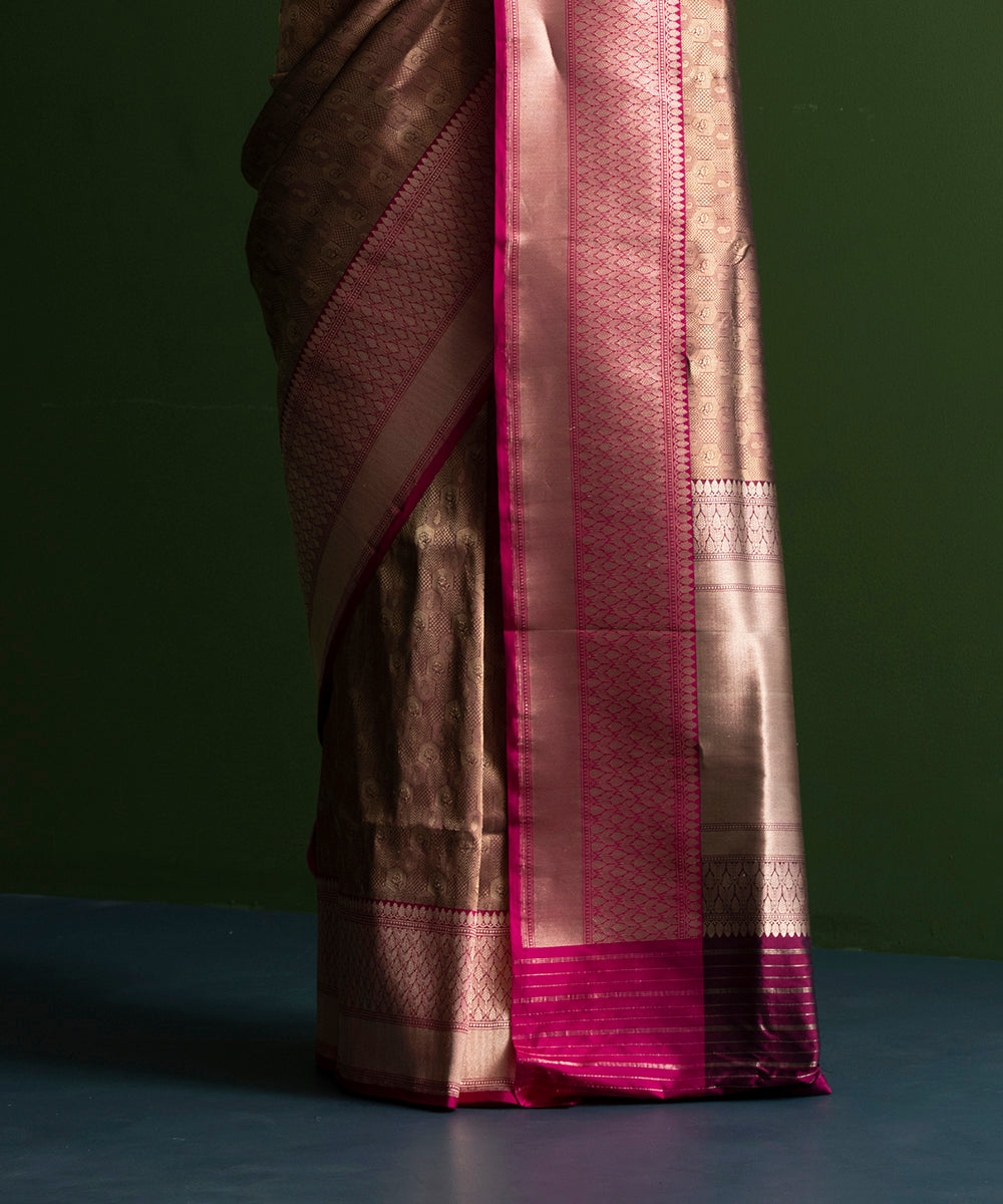 Handloom_Wine_And_Gold_Pure_Katan_Silk_Kimkhab_Banarasi_Saree_With_Pink_Kadhiyal_Border_WeaverStory_04