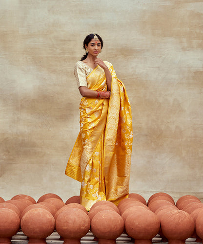Yellow_Handloom_Pure_Katan_Silk_Banarasi_Saree_with_Floral_Jaal_WeaverStory_04