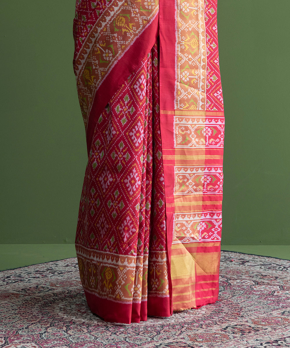 Handloom_Red_Weft_Dyed_Single_Ikat_Mulberry_Silk_Patola_Saree_WeaverStory_04