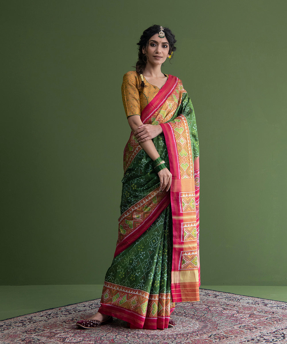 Green_And_Pink_Handloom_Single_Ikat_Patola_Saree_With_Tissue_Border_WeaverStory_02