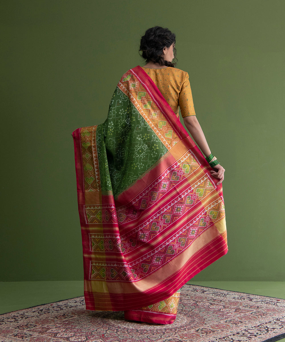 Green_And_Pink_Handloom_Single_Ikat_Patola_Saree_With_Tissue_Border_WeaverStory_03