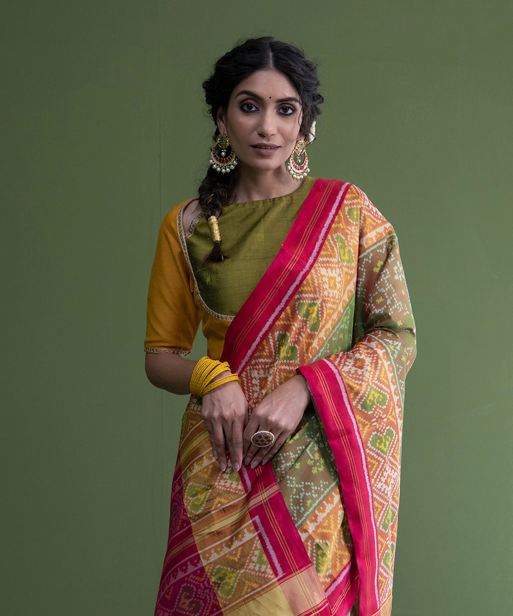 Green_And_Pink_Handloom_Dual_Tone_Single_Ikat_Patola_Saree_With_Tissue_Border_WeaverStory_01