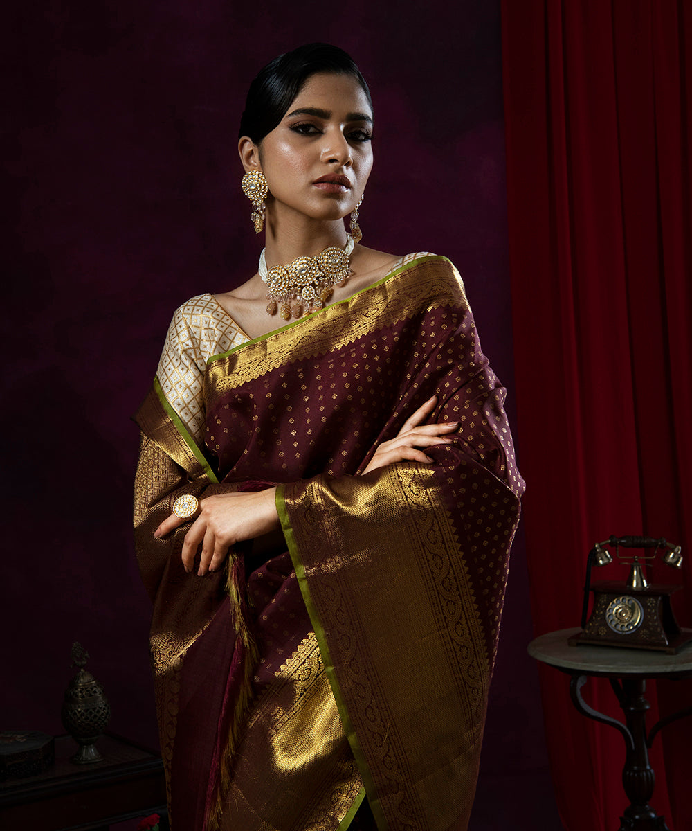 Handloom_Wine_And_Green_Pure_Zari_Kanjivaram_Saree_WeaverStory_01