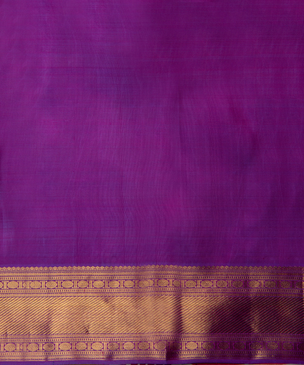 Handloom_Purple_Pure_Zari_Kanjivaram_Saree_in_Pure_Silk_Fabric_WeaverStory_05