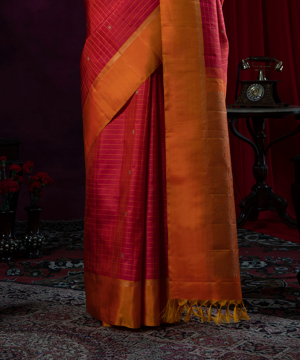 Red_Handloom_Pure_Silk_Kanjivaram_Saree_With_Orange_Border_WeaverStory_04