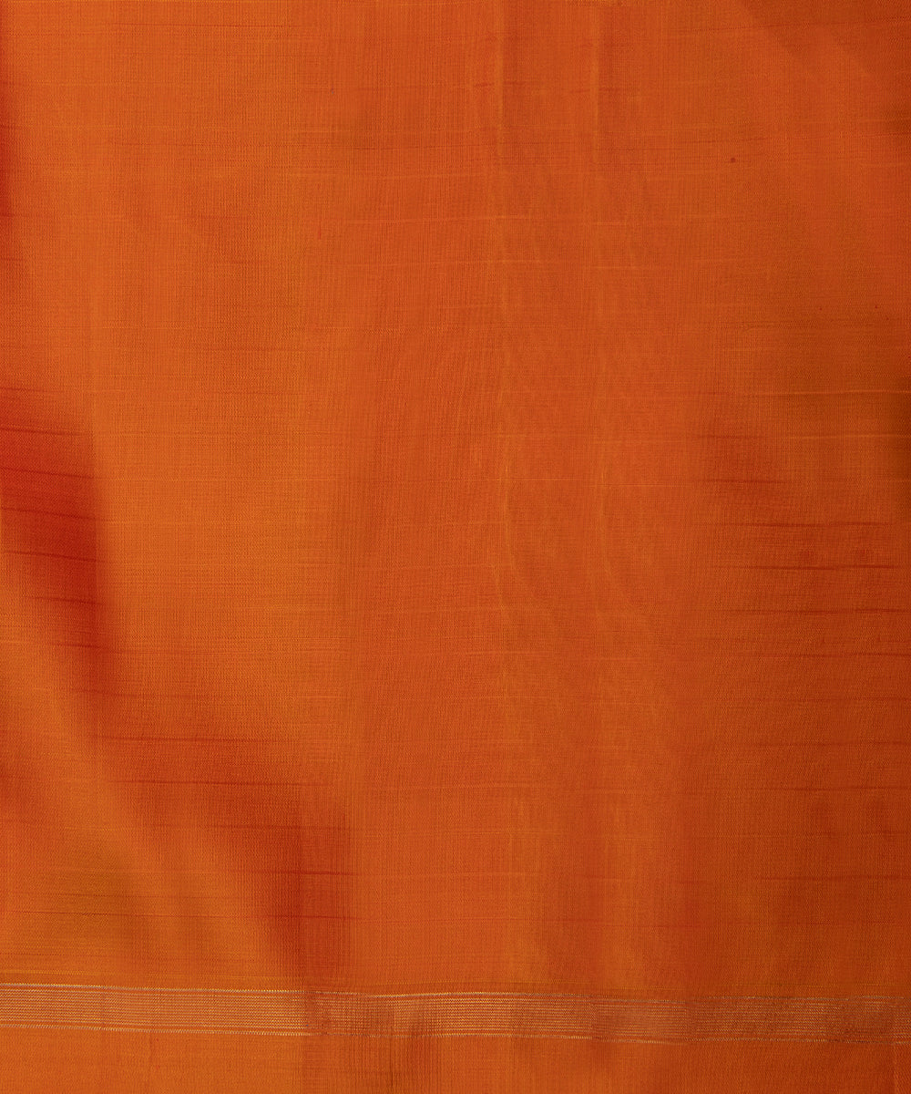 Red_Handloom_Pure_Silk_Kanjivaram_Saree_With_Orange_Border_WeaverStory_05