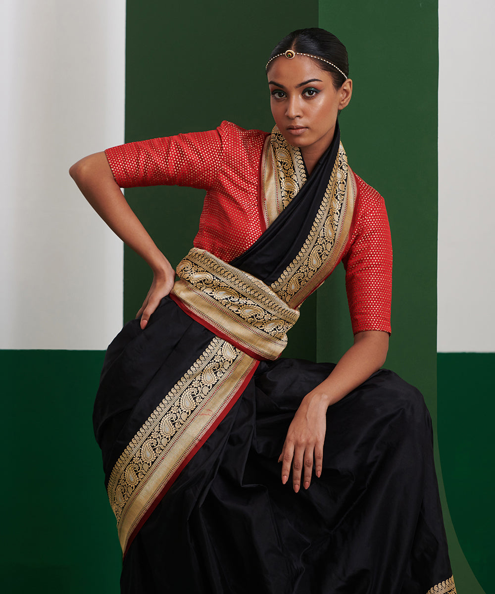 Handloom_Black_Pure_Katan_Silk_Banarasi_Saree_With_Silver_Meenakari_Border_And_Konia_Pallu_WeaverStory_01