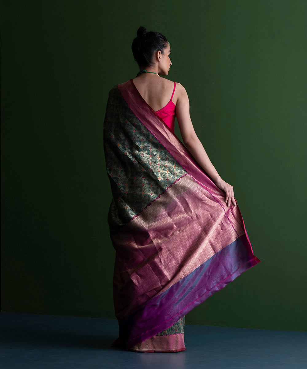 Green_Handloom_Pure_Katan_Silk_Brocade_Banarasi_Saree_With_Pink_Border_WeaverStory_03