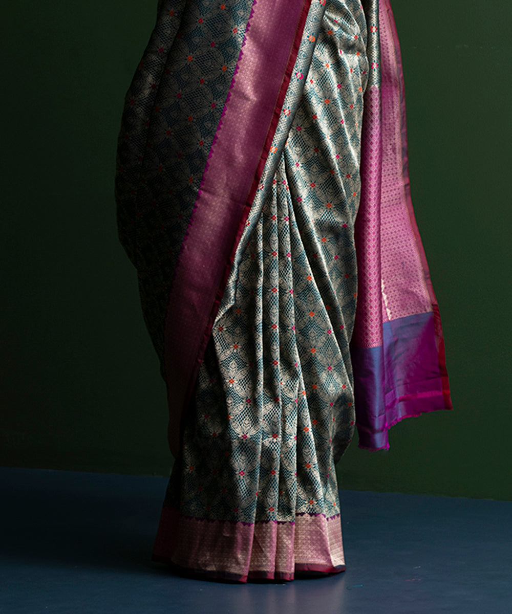 Green_Handloom_Pure_Katan_Silk_Brocade_Banarasi_Saree_With_Pink_Border_WeaverStory_04