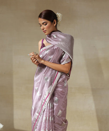 Handloom_Light_Mauve_Chanderi_Silk_Saree_With_Eknaliya_Bird_Motifs_In_Silver_Zari_WeaverStory_01