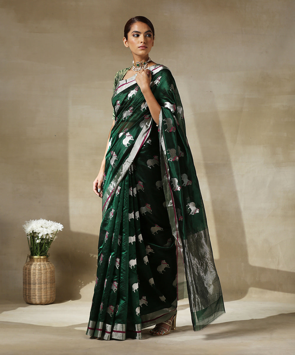 Handloom_Emerald_Green_Chanderi_Silk_Saree_With_Nandi_Motif_In_Silver_Zari_WeaverStory_02