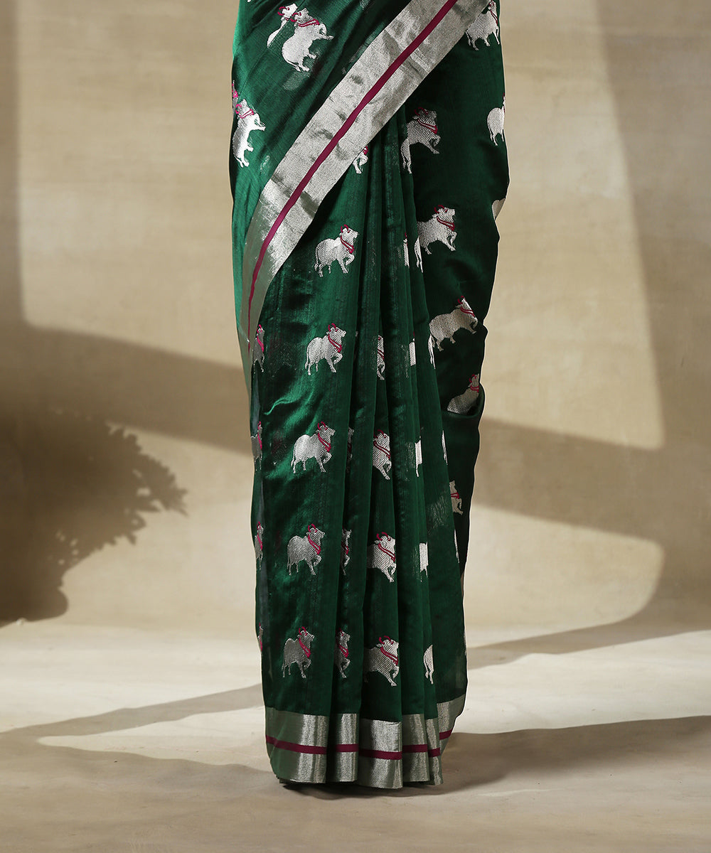 Handloom_Emerald_Green_Chanderi_Silk_Saree_With_Nandi_Motif_In_Silver_Zari_WeaverStory_04