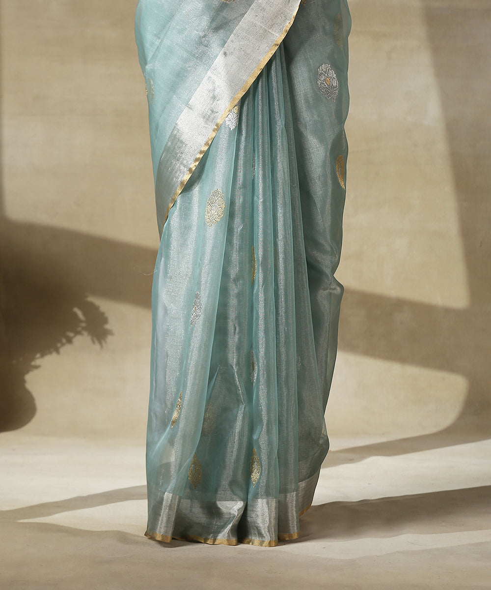 Handloom_Blue_And_Silver_Tissue_Chanderi_Saree_With_Silver_Booti_WeaverStory_04