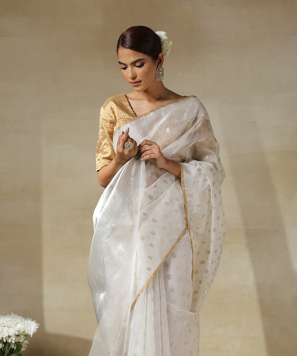 White_Handloom_Kora_Chanderi_Saree_With_Eknaliya_Zari_Booti_WeaverStory_01