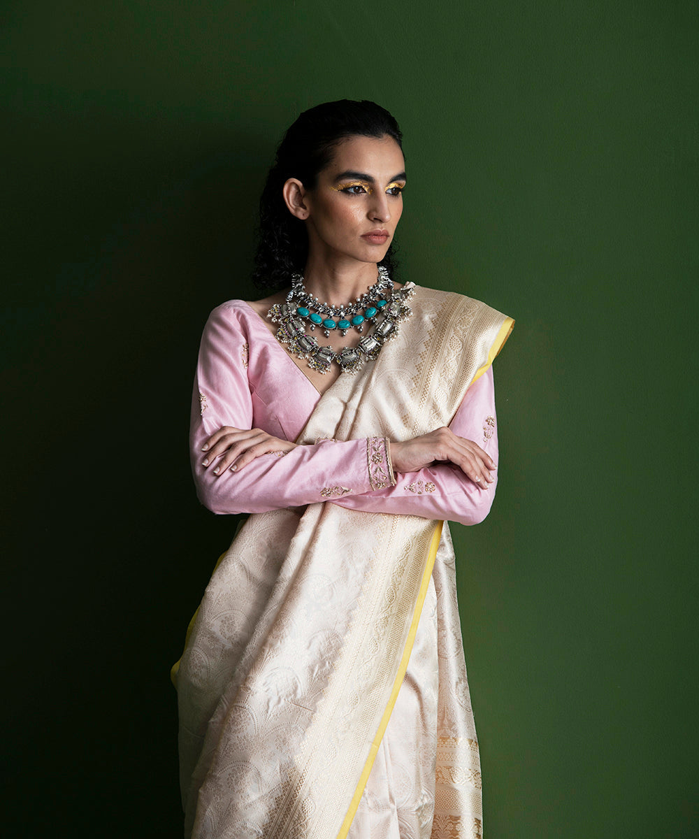 Golden_Handloom_Tanchoi_Pure_Katan_Silk_Banarasi_Saree_With_Mustard_Selvedge_WeaverStory_01