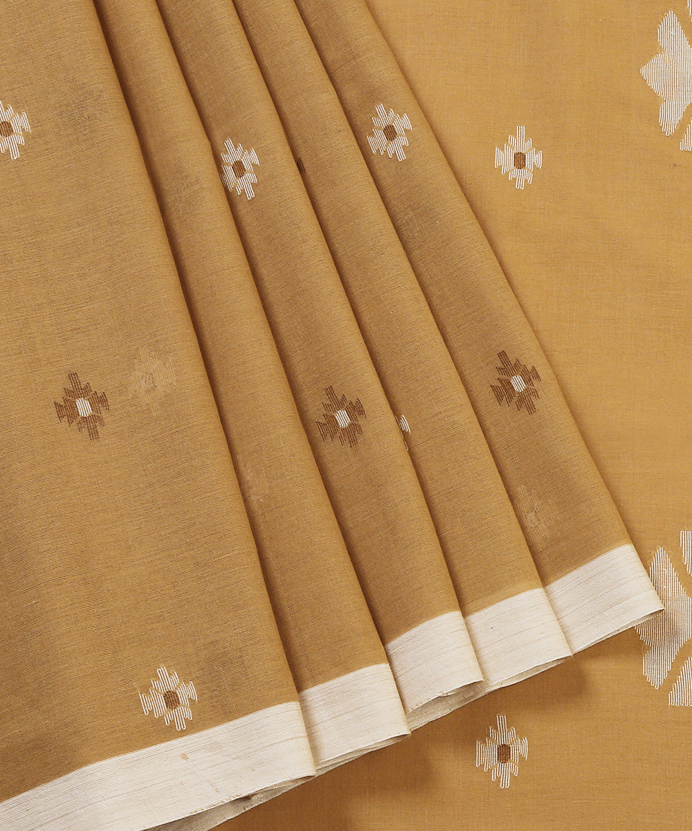 Handloom_Brown_Cotton_Jamdani_Saree_With_Guldasta_Woven_On_Pallu_WeaverStory_02