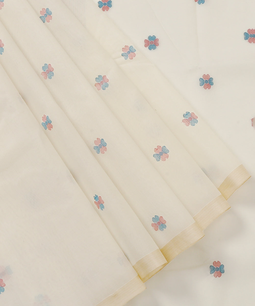 Handloom_Offwhite_Silk_Muslin_Jamdani_Saree_With_Floral_Booti_WeaverStory_01