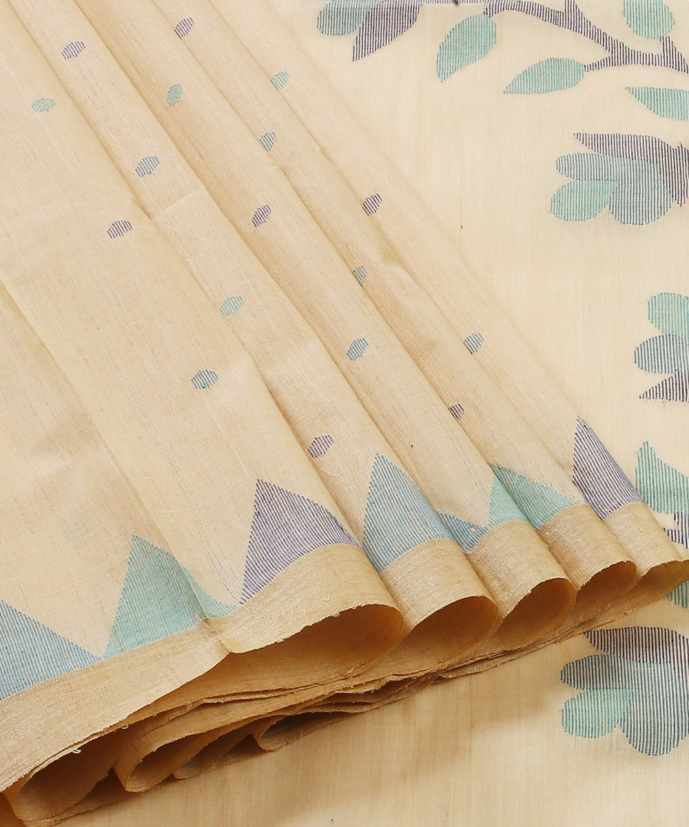 Handloom_Beige_Tussar_Moonga_Jamdani_Saree_With_Blue_Floral_Pallu_WeaverStory_02