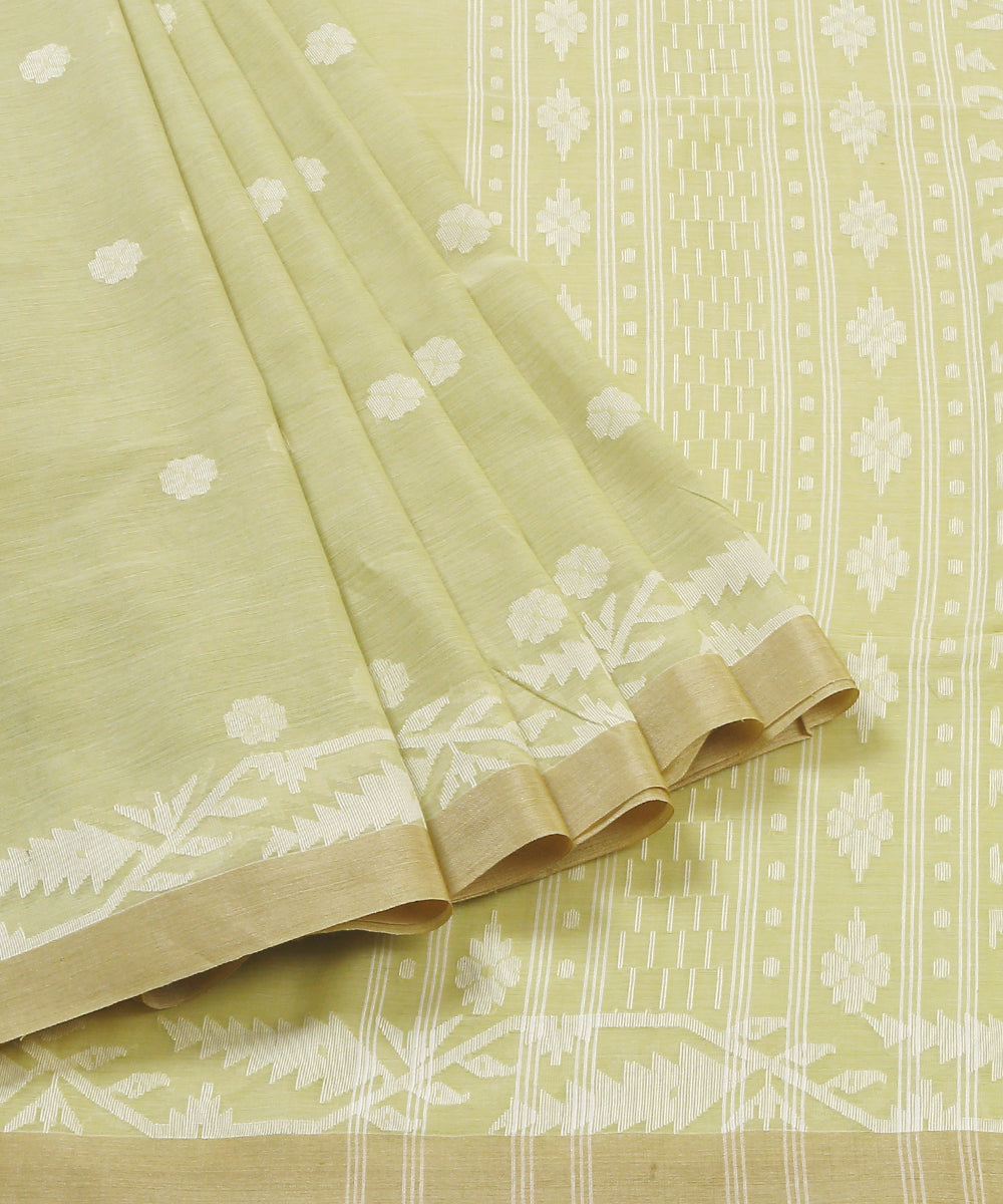 Handloom_Mint_Green_Muslin_Jamdani_Saree_With_Small_Flower_Booti_WeaverStory_01