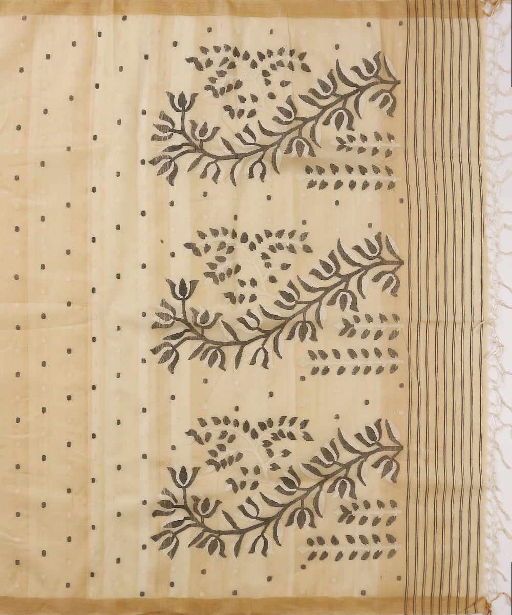 Beige_Handloom_Tussar_Jamdani_Saree_With_Black_And_White_Dots_WeaverStory_05