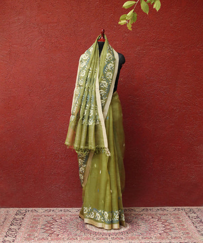 Handloom_Olive_Muslin_Jamdani_Saree_With_Blue_Floral_Border_Pallu_WeaverStory_03