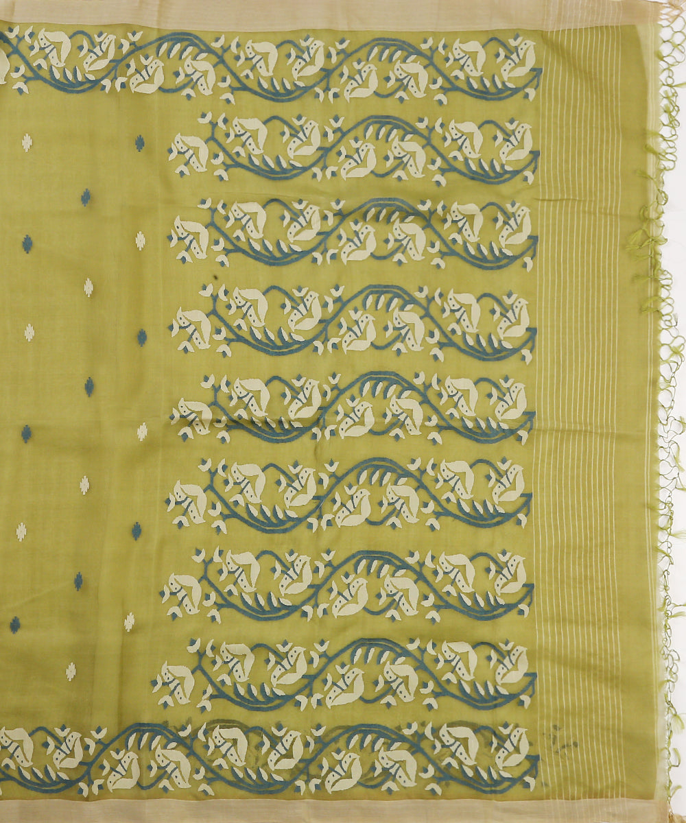 Handloom_Olive_Muslin_Jamdani_Saree_With_Blue_Floral_Border_Pallu_WeaverStory_05