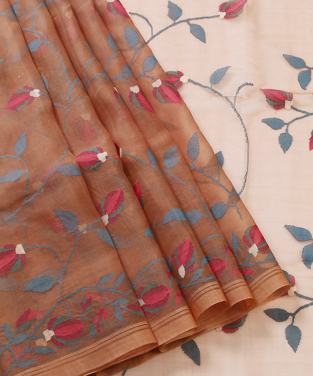 Handloom_Chocolate_Brown_Muslin_Jamdani_Saree_With_Floral_Pattern_Woven_All_Over_WeaverStory_02